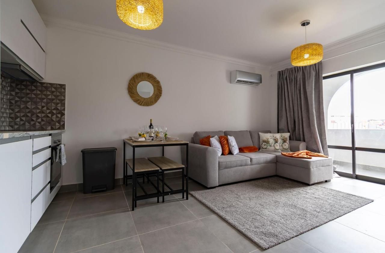 3 Minutes To The Beach, 2 Bedroom Amazing Apt With Balcony, Bbq Grill And Pool Сагреш Екстер'єр фото
